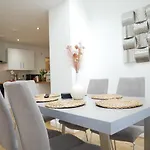 The Birketts Inn, 4 - Bed, Sleeps 8, Pets Welcome * 阿尔弗斯顿