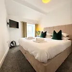 度假居 The Birketts Inn, 4 - Bed, Sleeps 8, Pets Welcome *