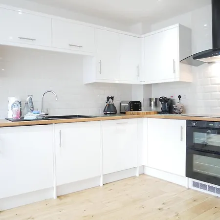 The Birketts Inn, 4 - Bed, Sleeps 8, Pets Welcome Semesterbostad Ulverston