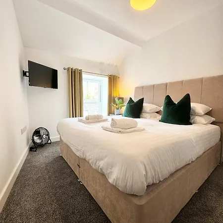 Semesterbostad The Birketts Inn, 4 - Bed, Sleeps 8, Pets Welcome *