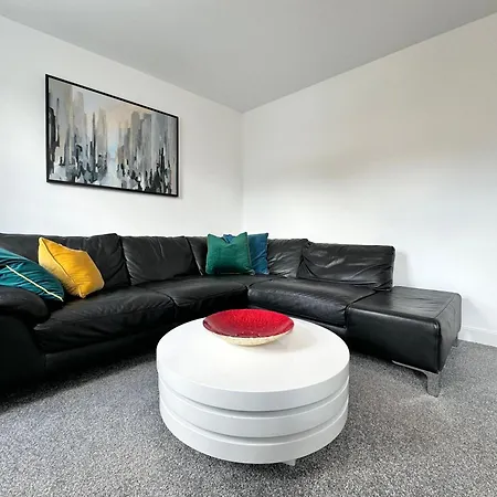 The Birketts Inn, 4 - Bed, Sleeps 8, Pets Welcome *