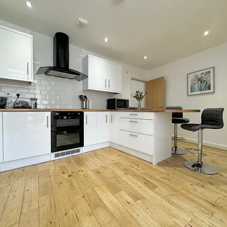 Semesterbostad The Birketts Inn, 4 - Bed, Sleeps 8, Pets Welcome