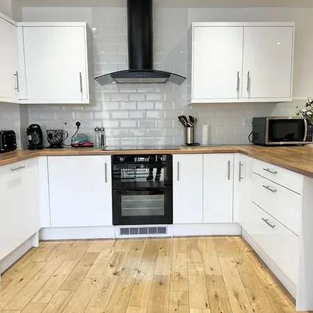 The Birketts Inn, 4 - Bed, Sleeps 8, Pets Welcome אולברסטון